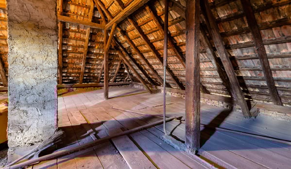 padlas-142318-01-XXL_010_MM_180313_VELUX-RenovActive-SK_povodny-stav_podla-vizualizacii__R5A8243_hires